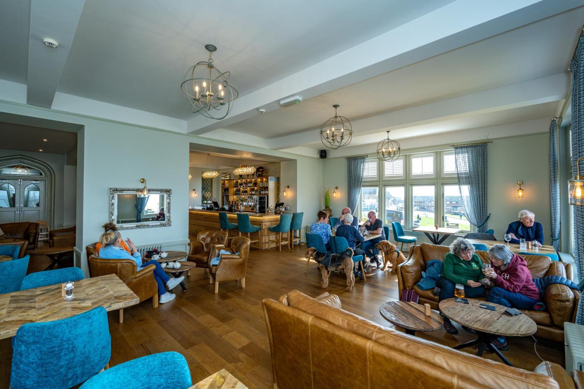 The Golden Lion Hotel Ханстантон Экстерьер фото